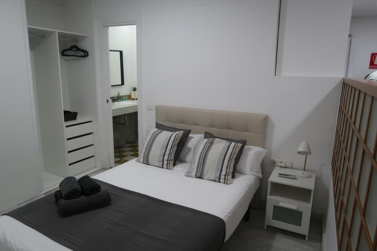 J & E Malaga Center Apartamentos Exterior photo