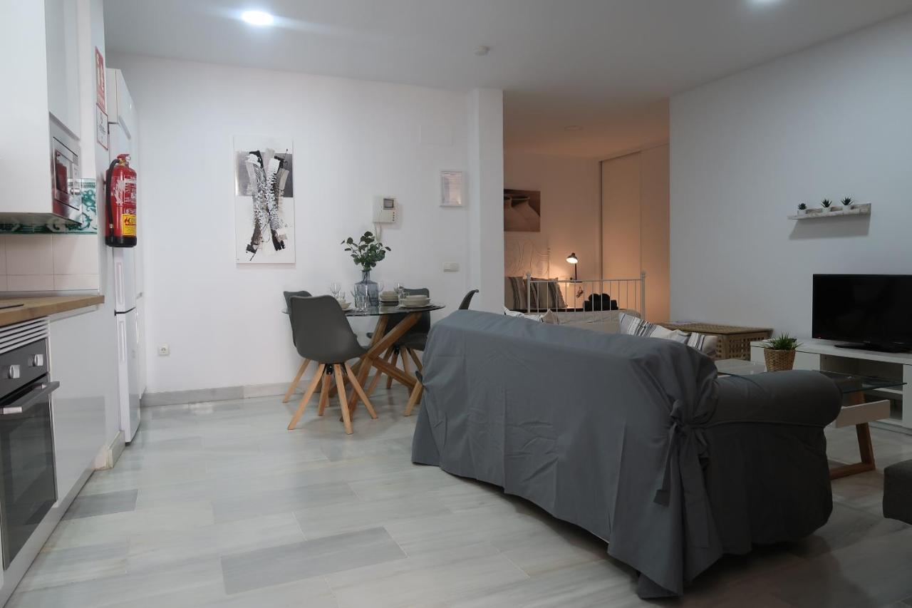 J & E Malaga Center Apartamentos Exterior photo
